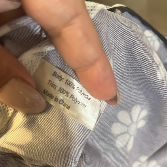 Large Foldup Canvas Daisy Tote - Picture 5 of 6